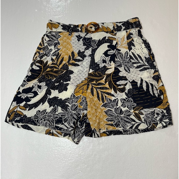 Primark Pants - NWT Primark Size 8 Breezy Shorts with Matching Belt
